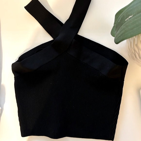 Aritzia Babaton criss cross neck cropped top - Picture 3 of 4